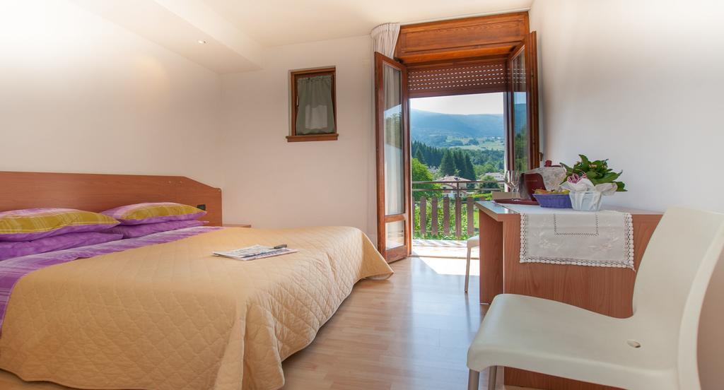 Albergo Sayonara Comano Terme Bagian luar foto