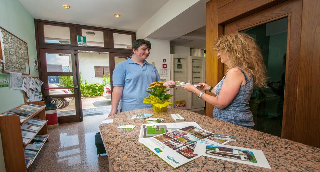 Albergo Sayonara Comano Terme Bagian luar foto