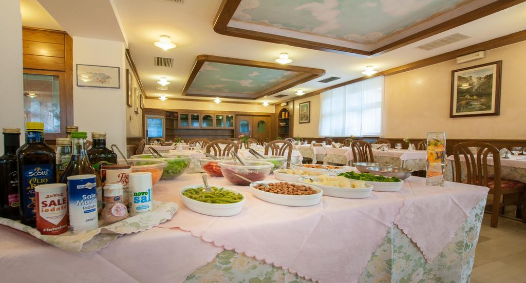 Albergo Sayonara Comano Terme Bagian luar foto