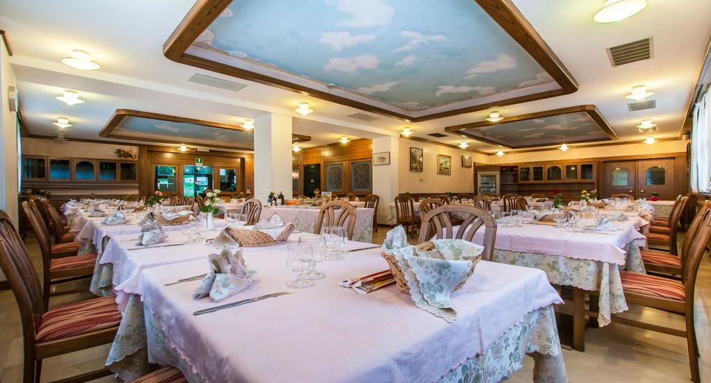Albergo Sayonara Comano Terme Bagian luar foto