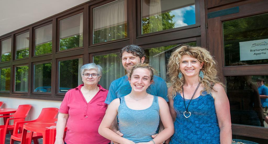 Albergo Sayonara Comano Terme Bagian luar foto