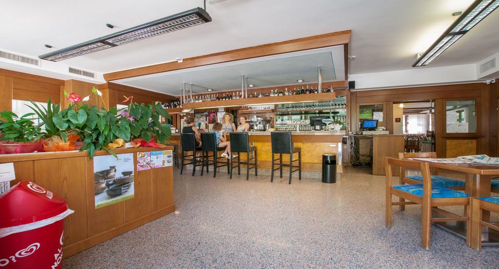 Albergo Sayonara Comano Terme Bagian luar foto