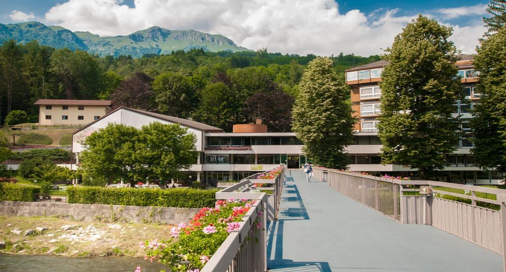 Albergo Sayonara Comano Terme Bagian luar foto