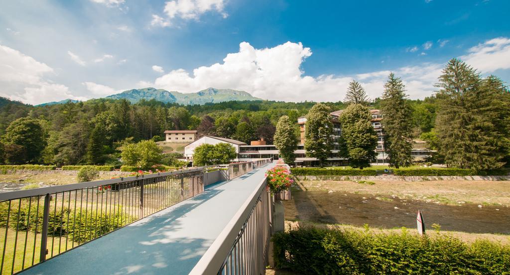 Albergo Sayonara Comano Terme Bagian luar foto