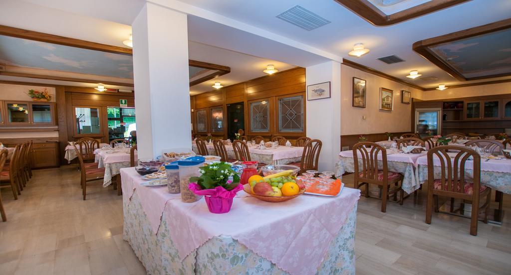 Albergo Sayonara Comano Terme Bagian luar foto