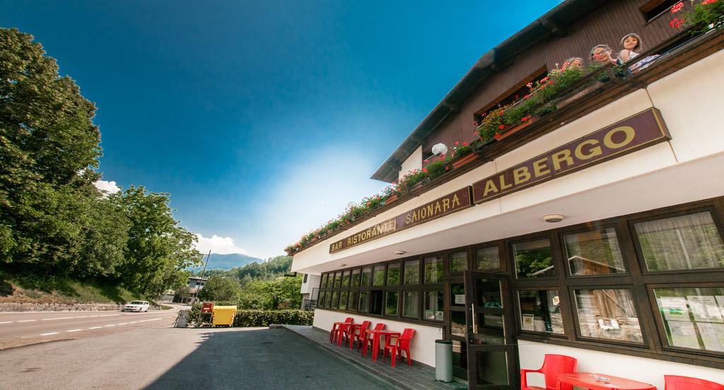 Albergo Sayonara Comano Terme Bagian luar foto