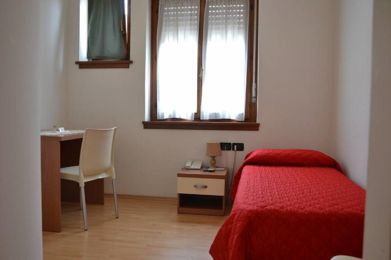 Albergo Sayonara Comano Terme Bagian luar foto